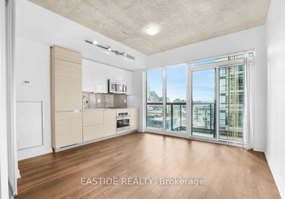 210-simcoe-street-toronto-ontario-c12453366