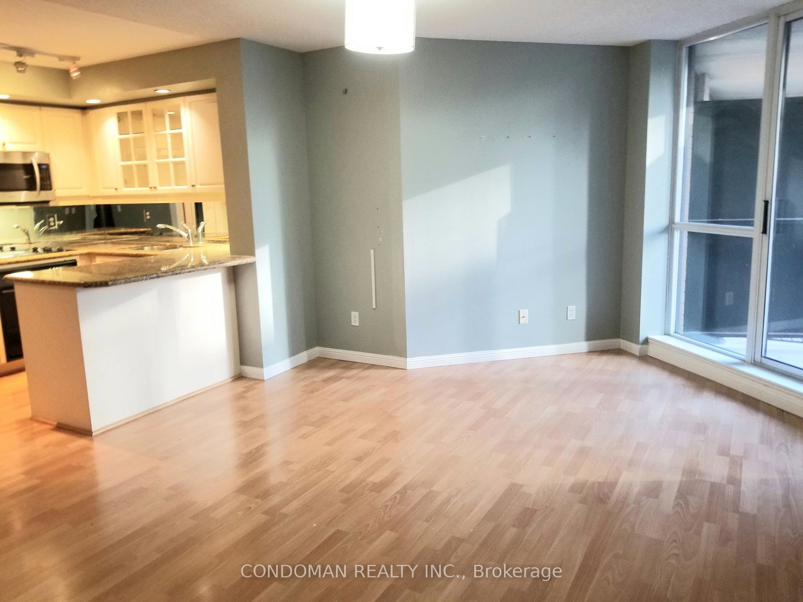 140-simcoe-street-toronto-ontario-c12453385
