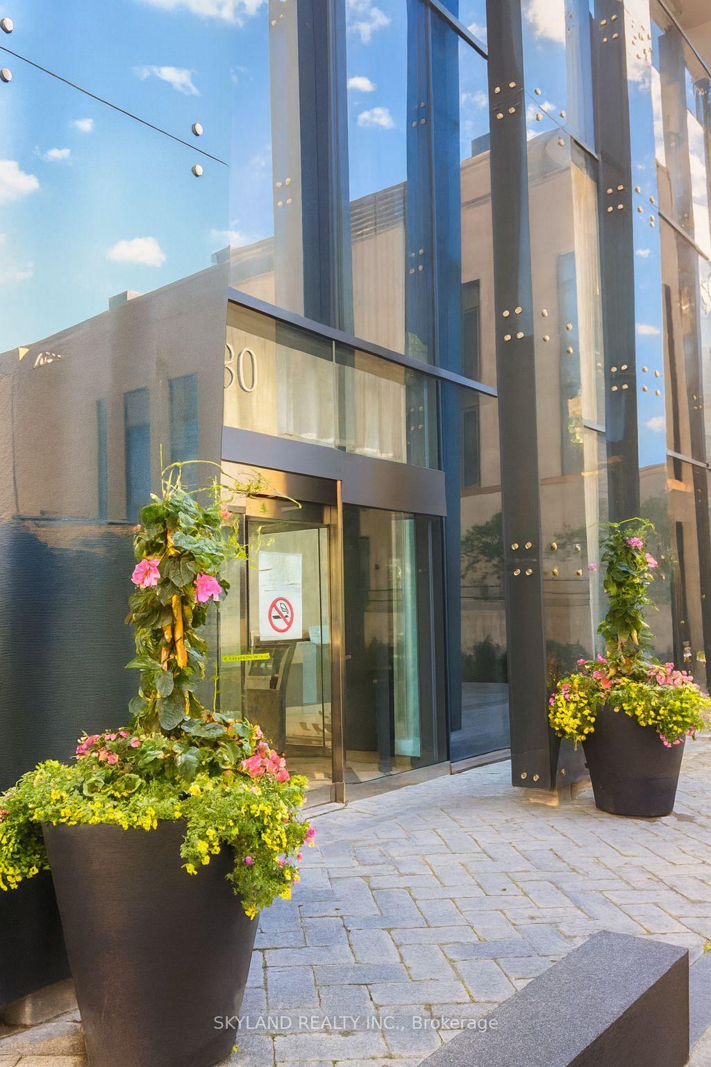 1080-bay-street-toronto-ontario-c12453386