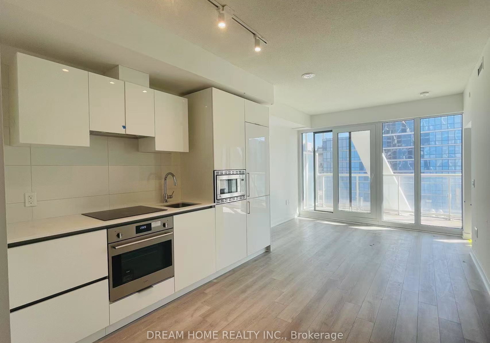 230-simcoe-street-toronto-ontario-c12453473