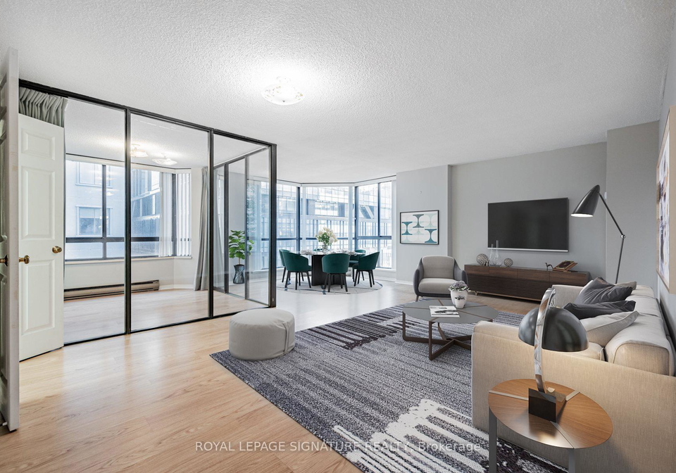 280-simcoe-street-toronto-ontario-c12453548