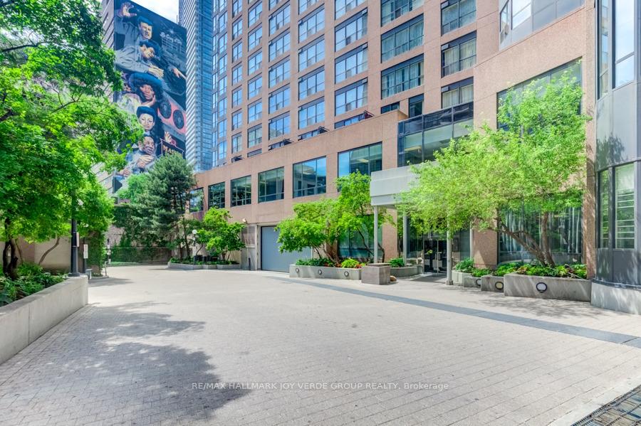 7-carlton-street-toronto-ontario-c12453638
