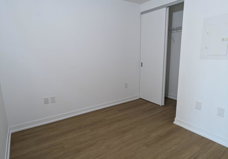 195-mccaul-street-toronto-ontario-c12453686