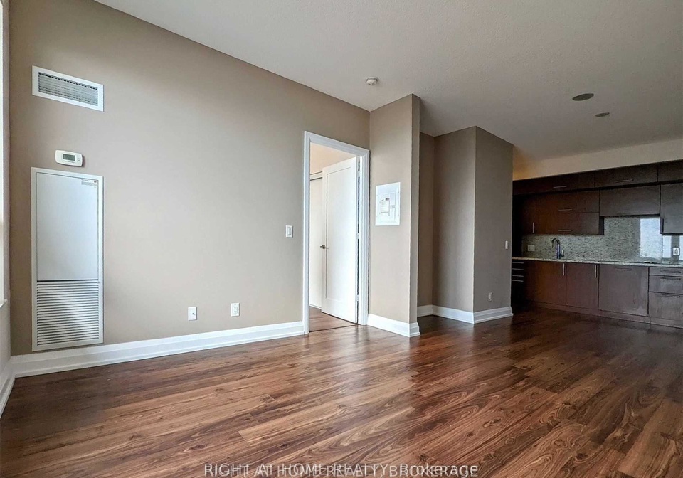 5-sheppard-avenue-e-north-york-ontario-c12453818