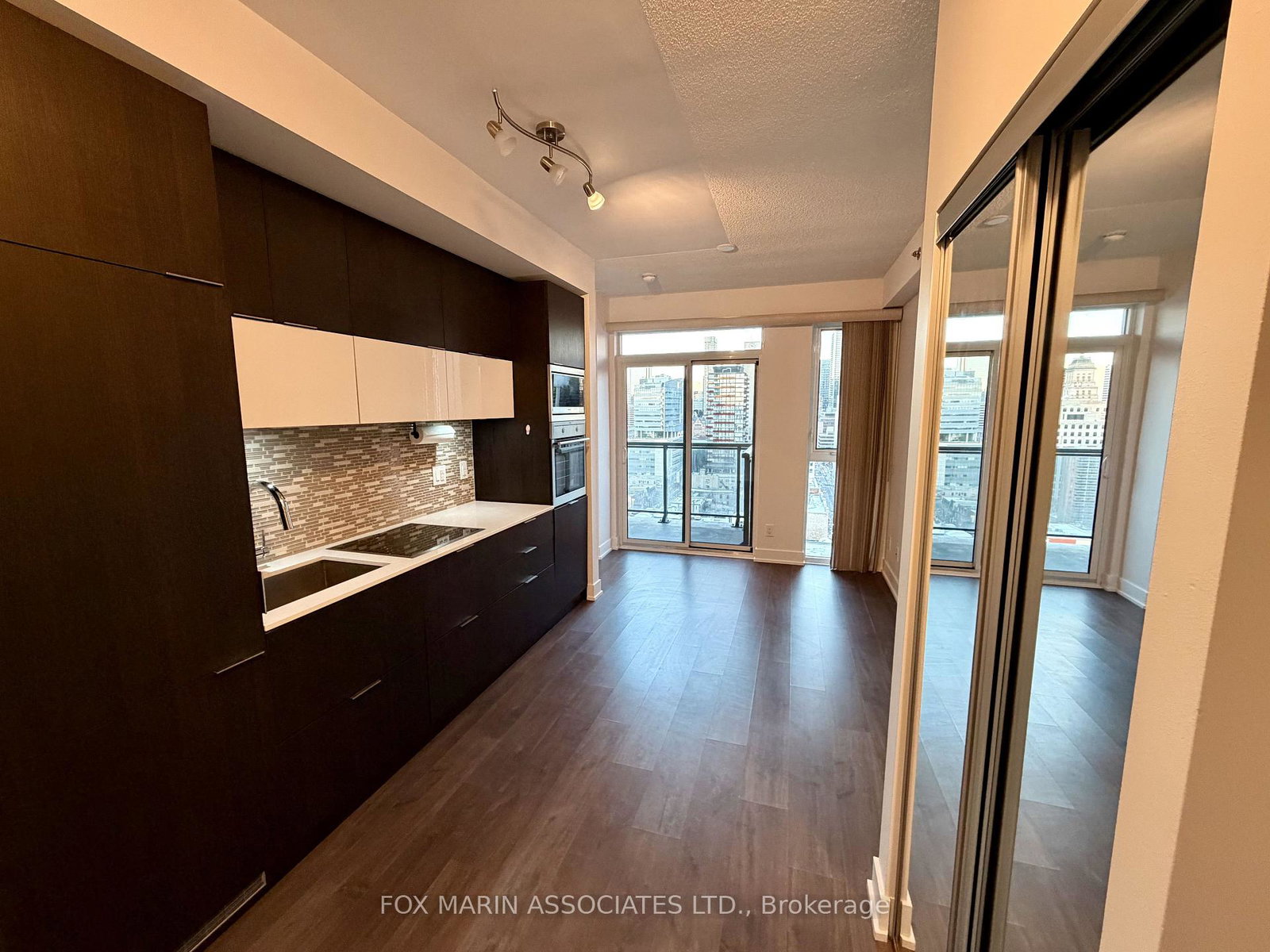 318-richmond-street-toronto-ontario-c12453883
