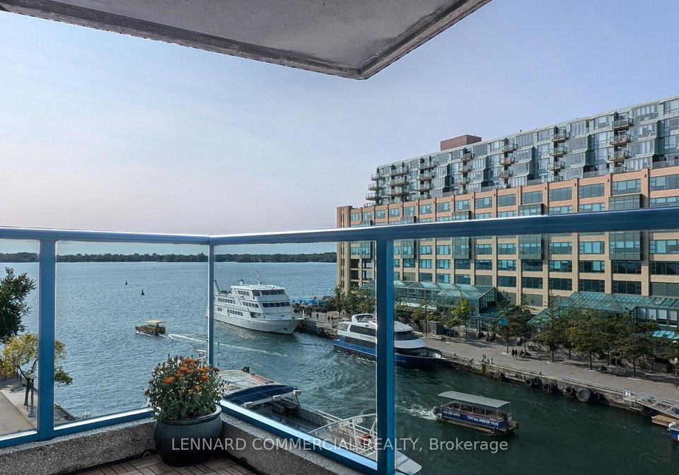 77-harbour-square-toronto-ontario-c12453955