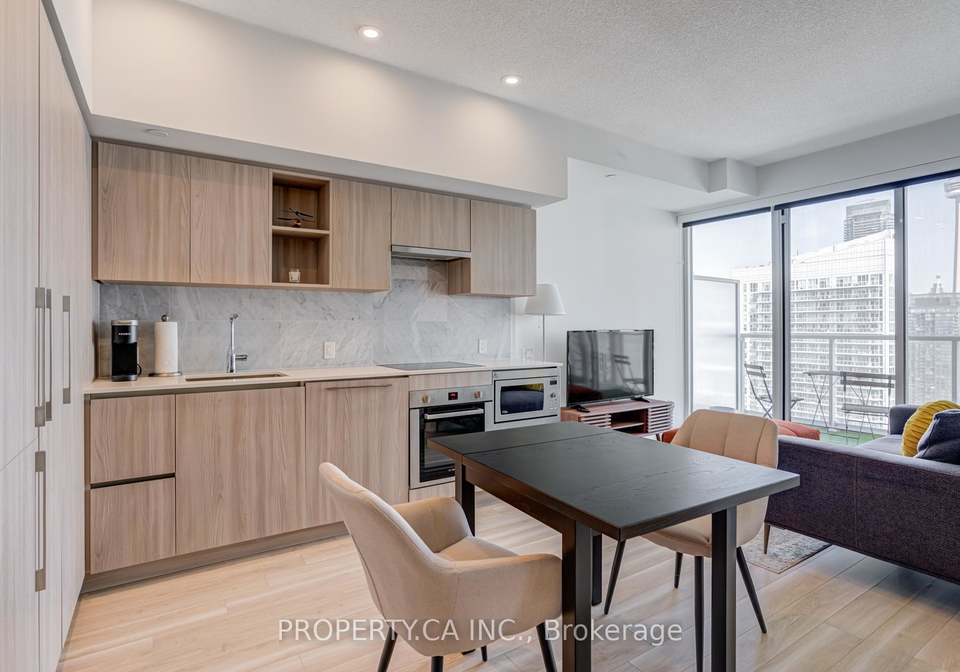 19-bathurst-street-toronto-ontario-c12454137