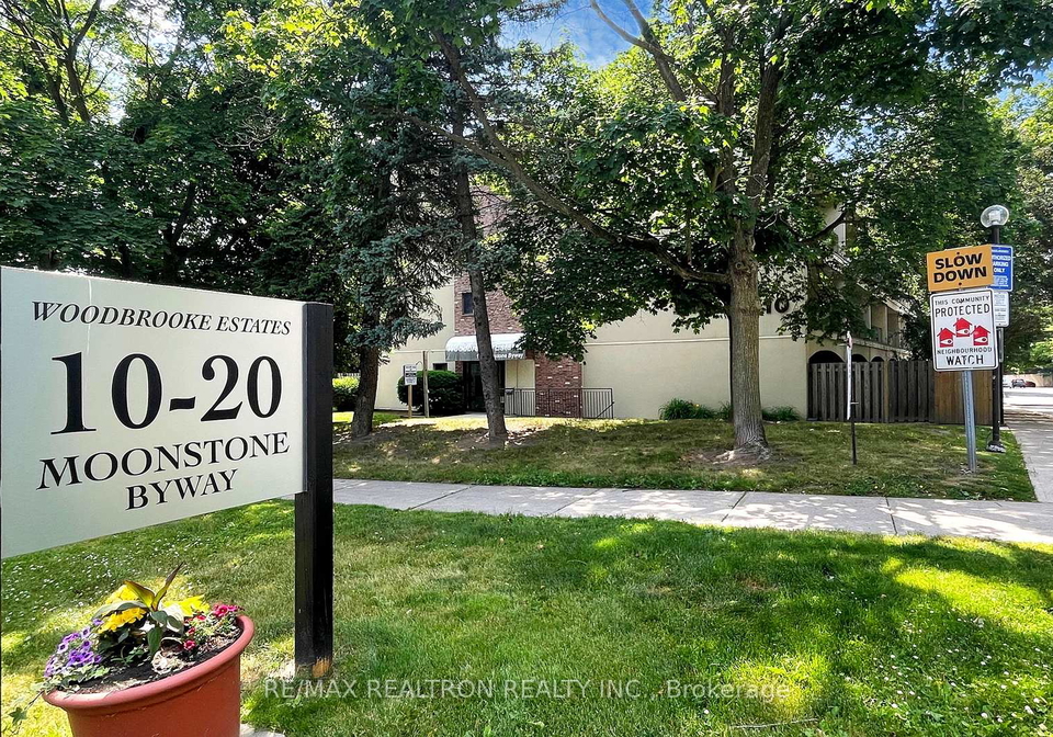 20-moonstone-byway-north-york-ontario-c12454149