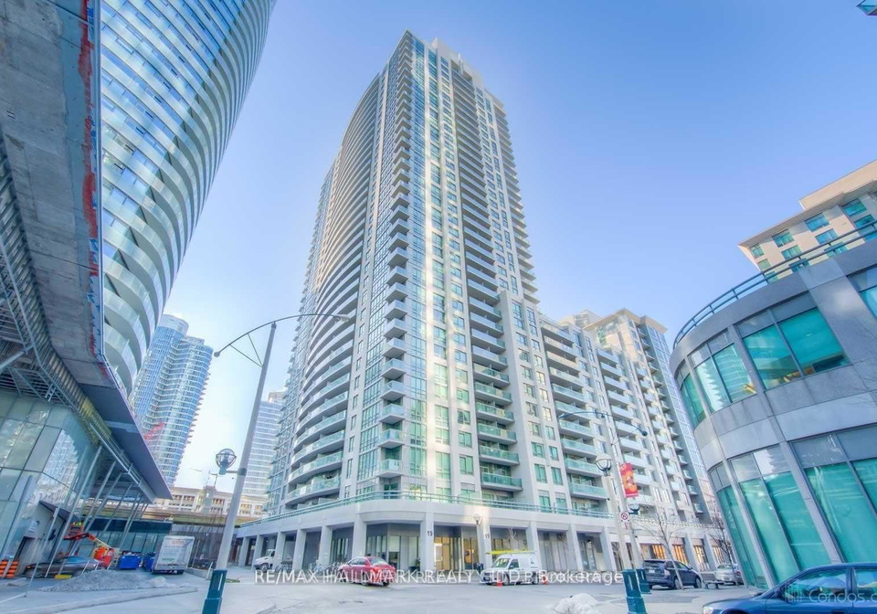 19-grand-trunk-crescent-toronto-ontario-c12454247