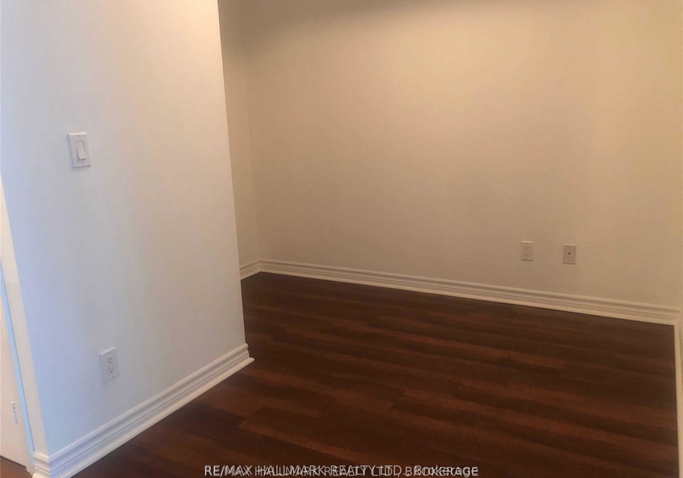 19-grand-trunk-crescent-toronto-ontario-c12454247