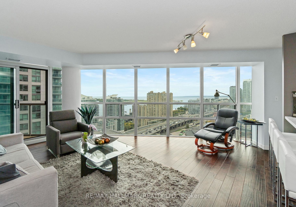 30-grand-trunk-crescent-toronto-ontario-c12454428
