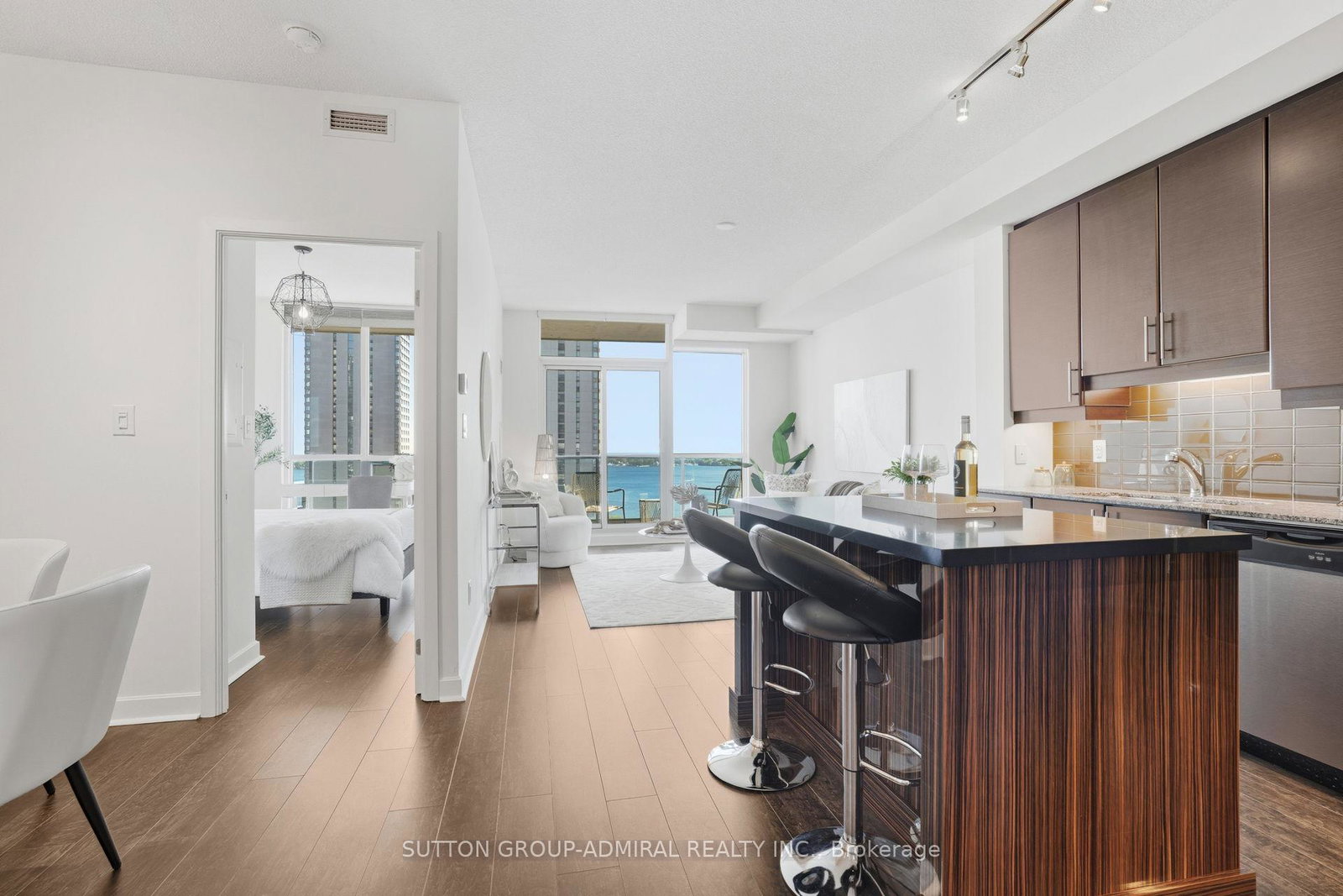 33-bay-street-toronto-ontario-c12454565