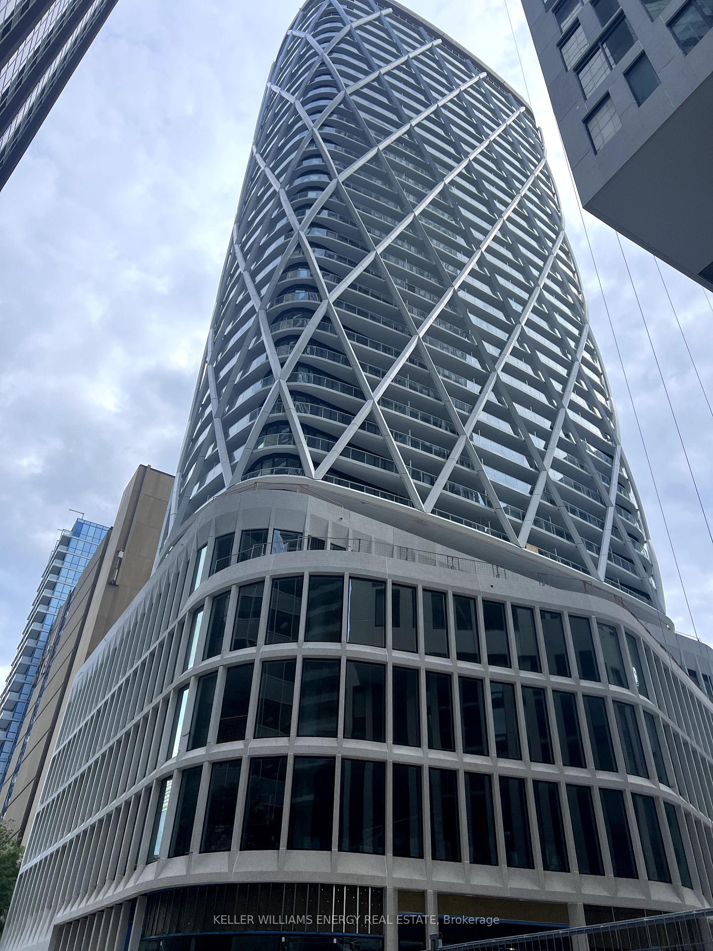 230-simcoe-street-toronto-ontario-c12454672