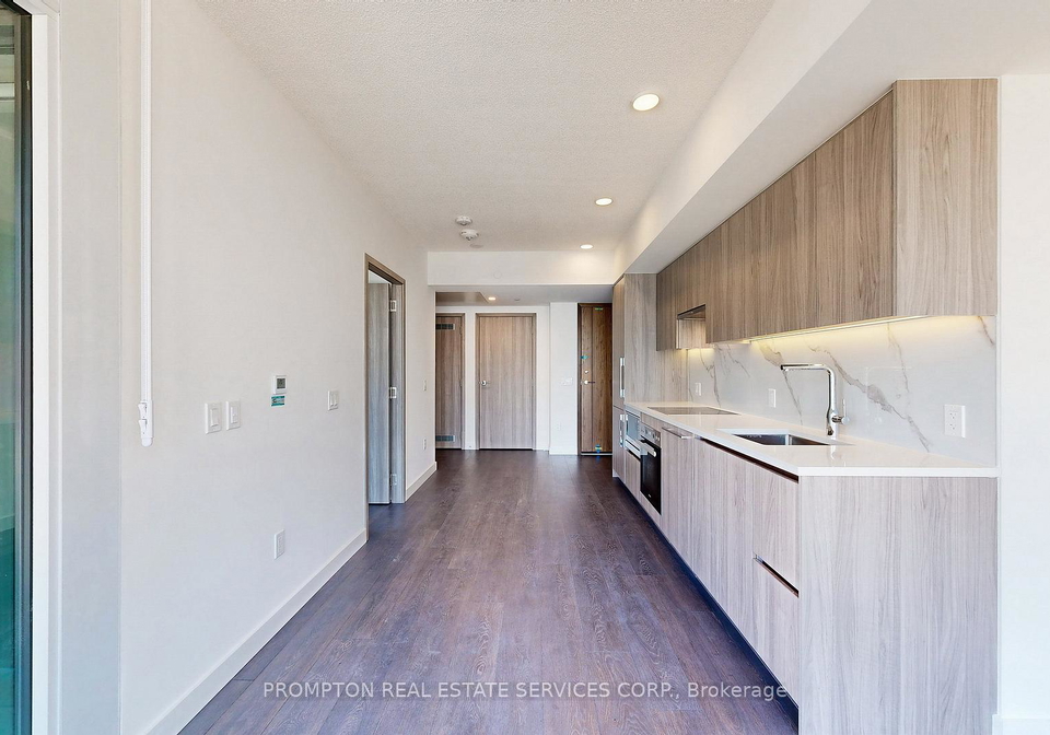 3-concord-cityplace-way-toronto-ontario-c12455088