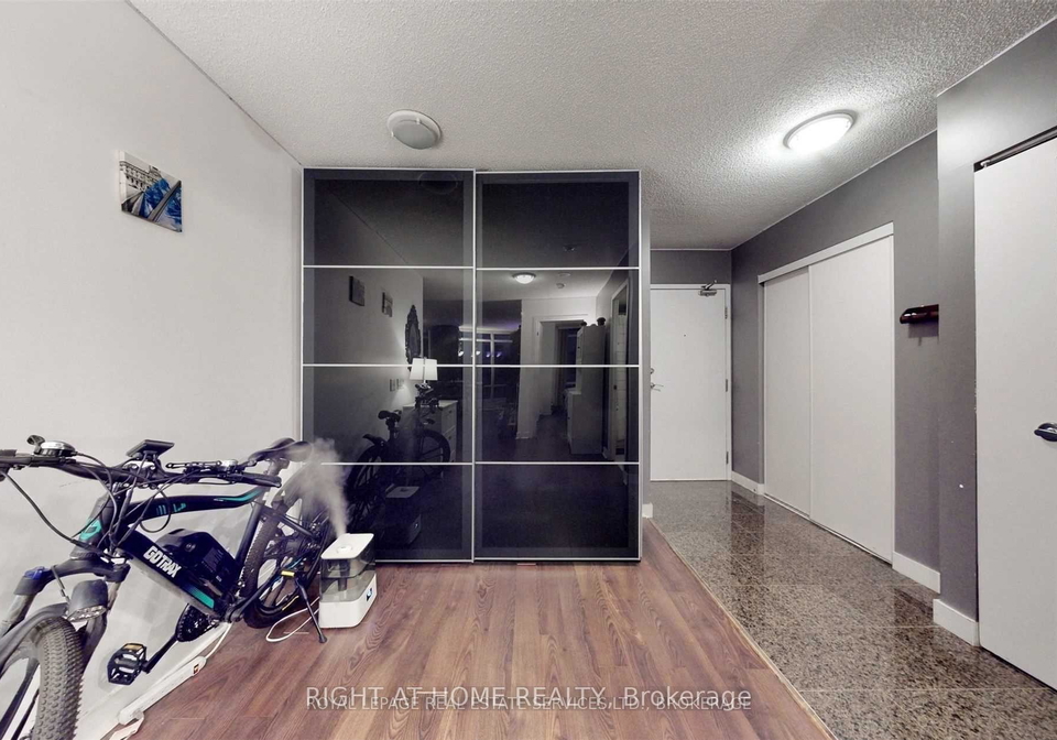 361-front-street-w-toronto-ontario-c12455107