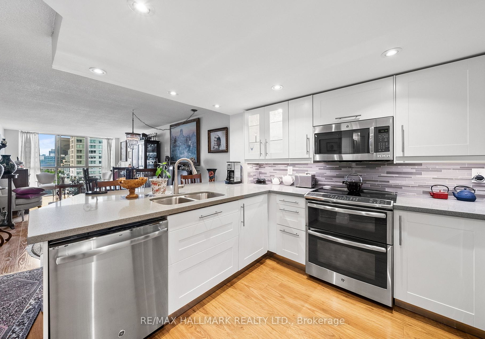 15-maitland-place-toronto-ontario-c12455314
