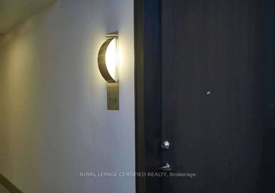 719-adelaide-street-toronto-ontario-c12455373
