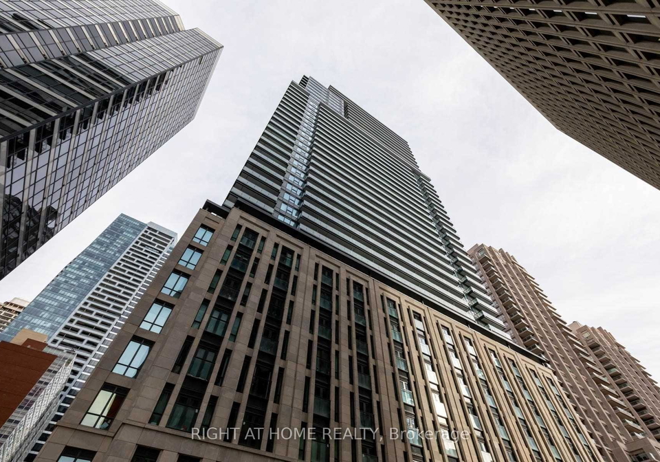 955-bay-street-toronto-ontario-c12455405