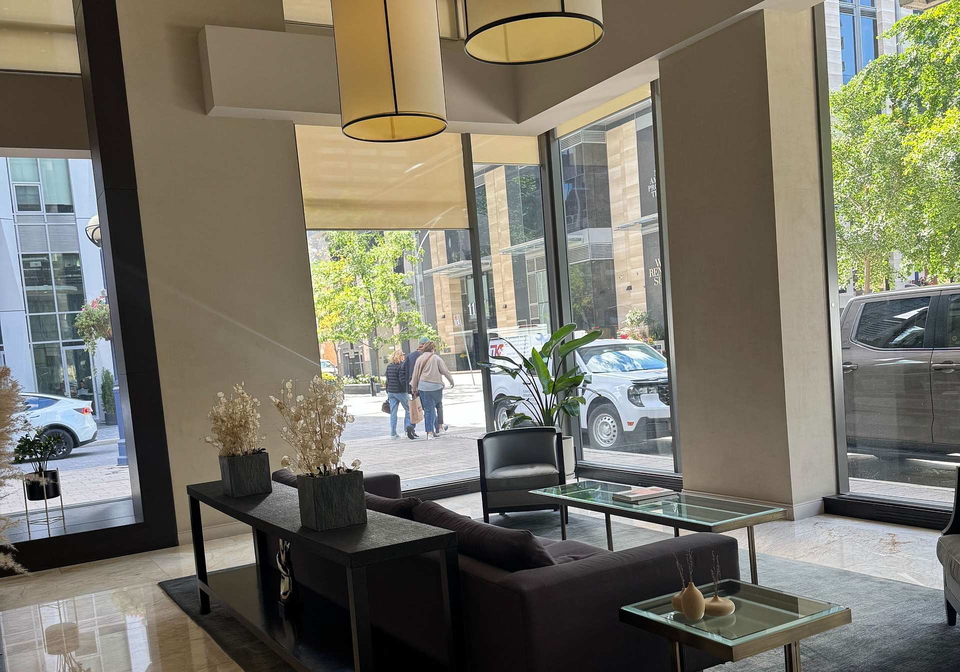 18-yorkville-avenue-toronto-ontario-c12455759