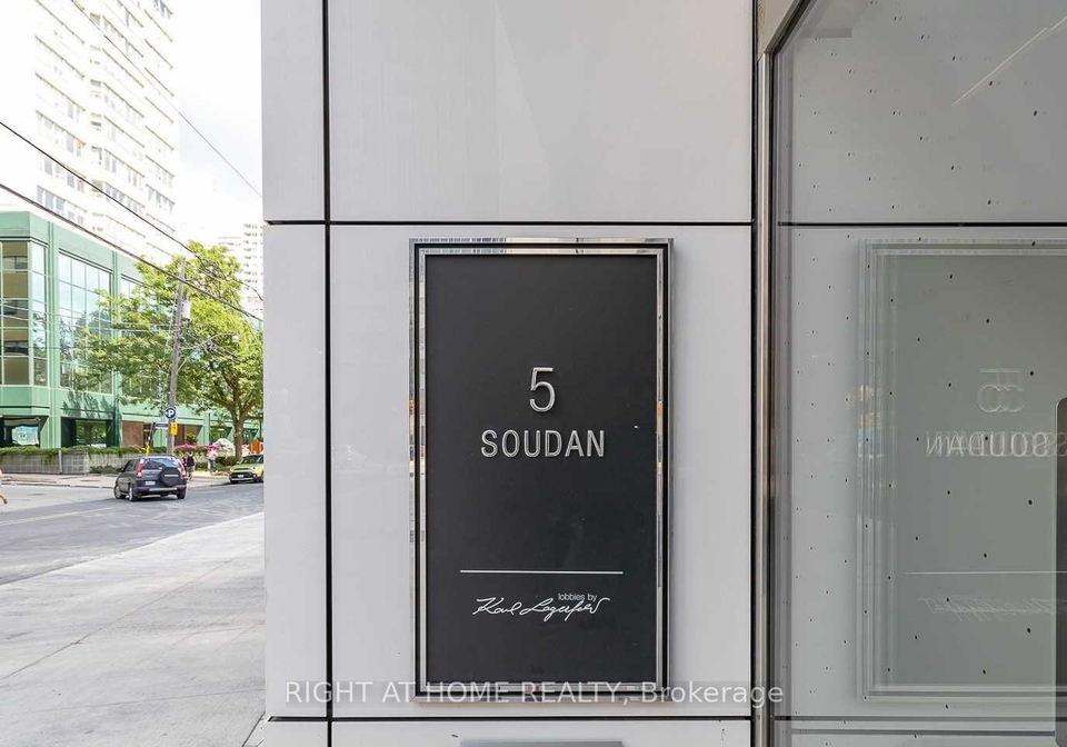 5-soudan-avenue-toronto-ontario-c12455769