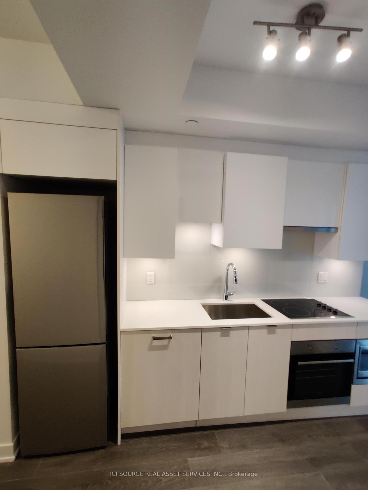 99-broadway-avenue-toronto-ontario-c12455892