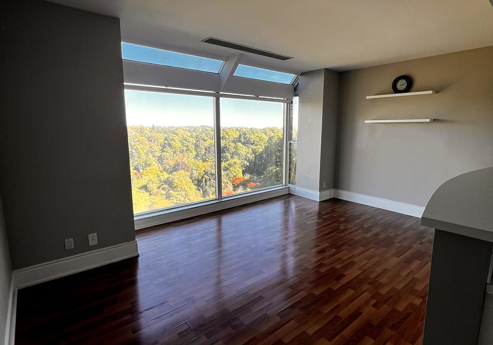 97-lawton-boulevard-toronto-ontario-c12455954