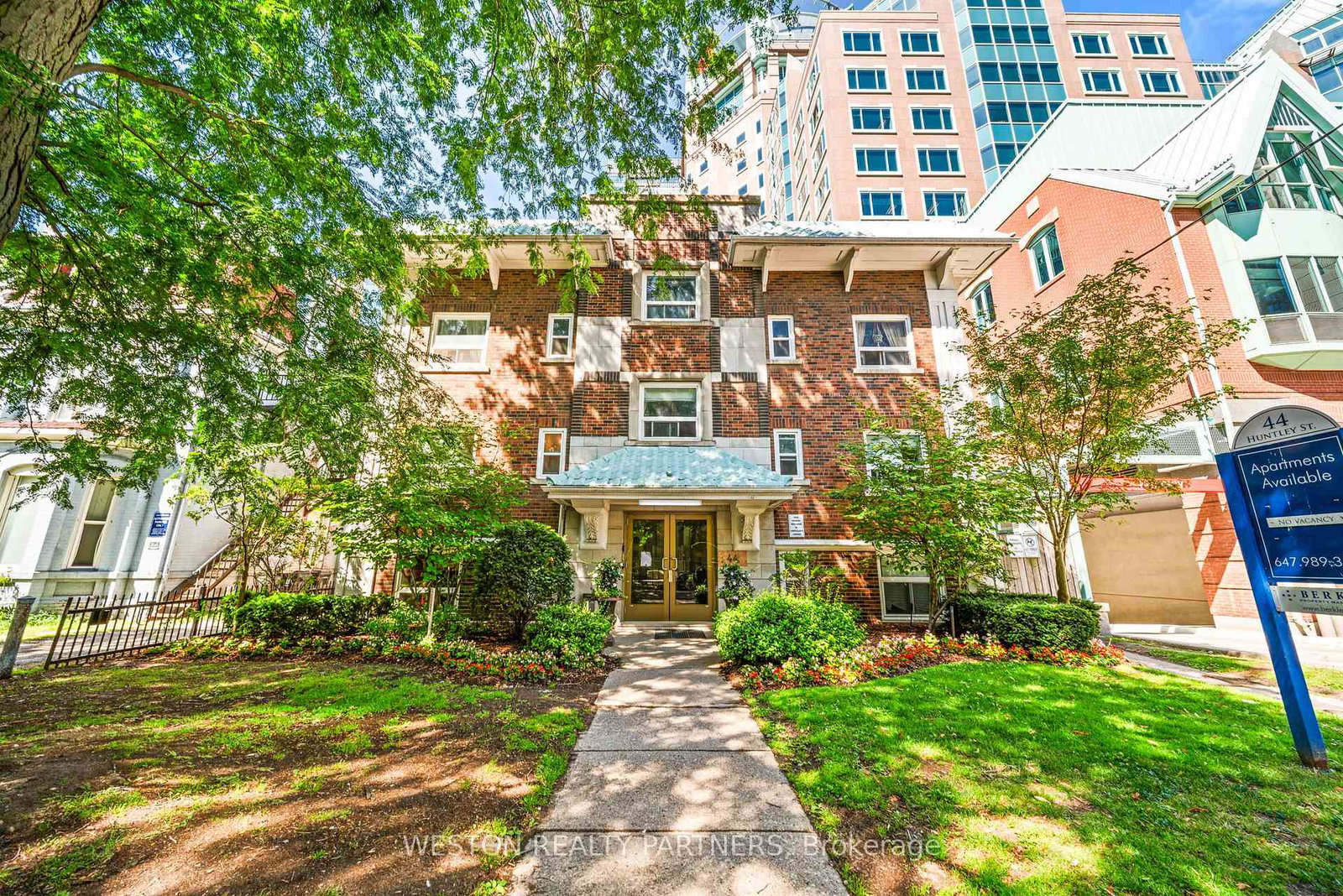 44-huntley-street-toronto-ontario-c12456136