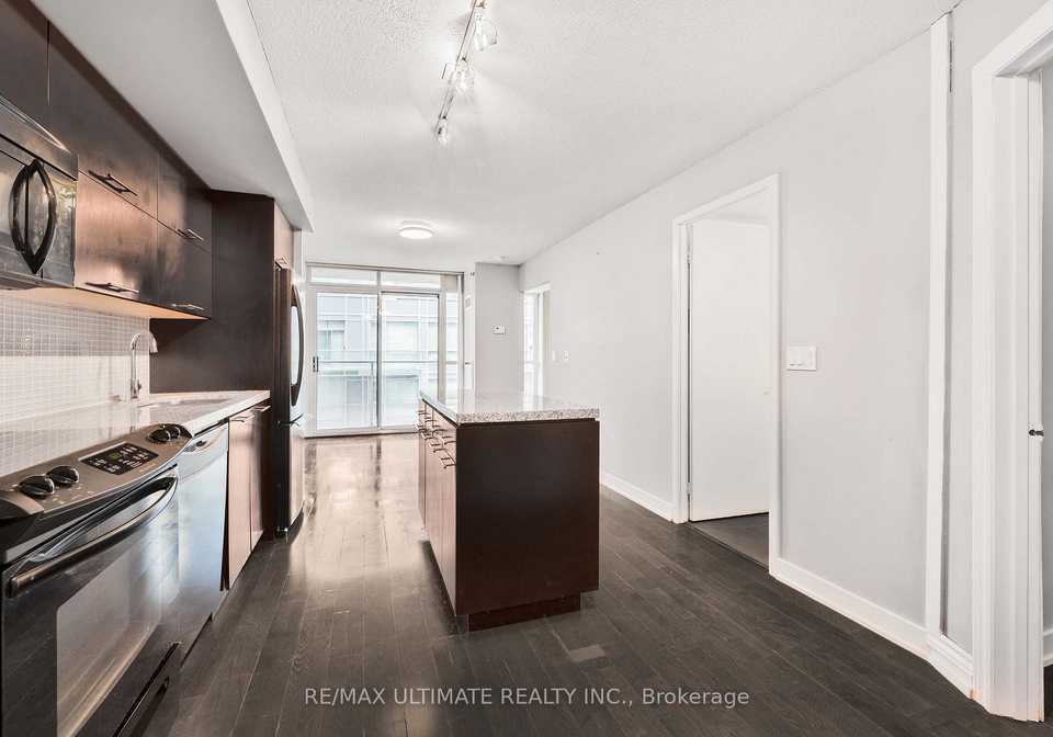 21-nelson-street-toronto-ontario-c12456266