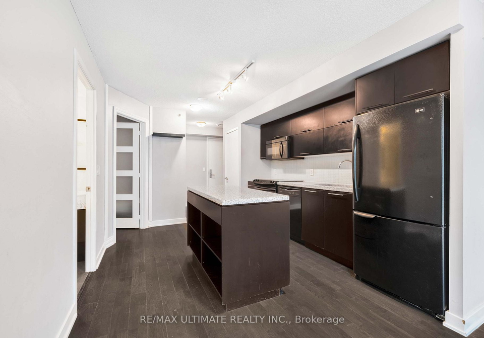 21-nelson-street-toronto-ontario-c12456266