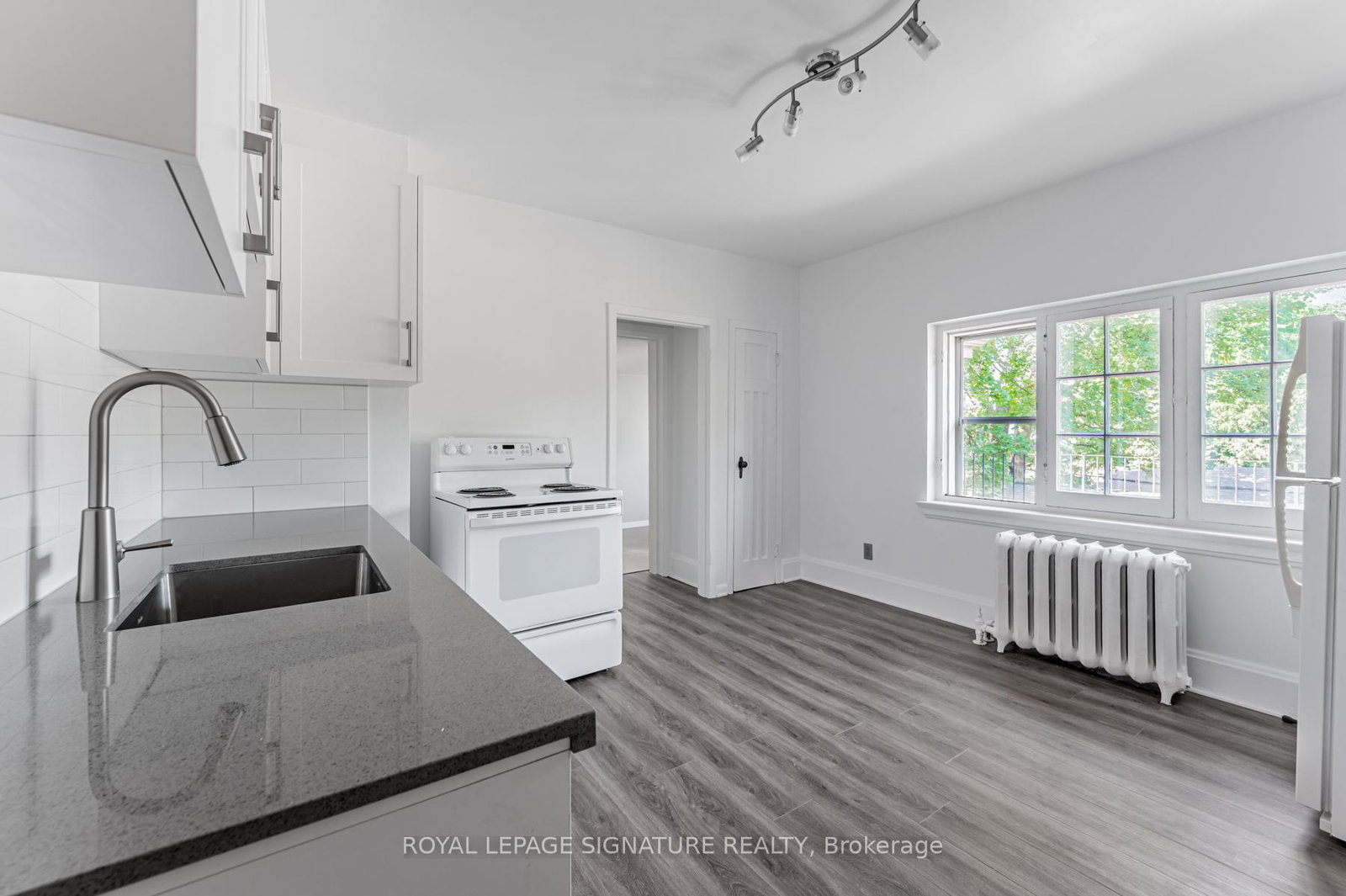 388-palmerston-boulevard-toronto-ontario-c12456681