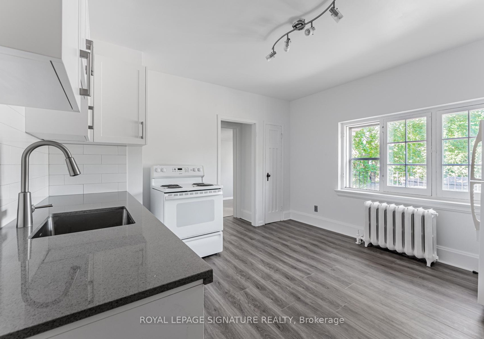 388-palmerston-boulevard-toronto-ontario-c12456681