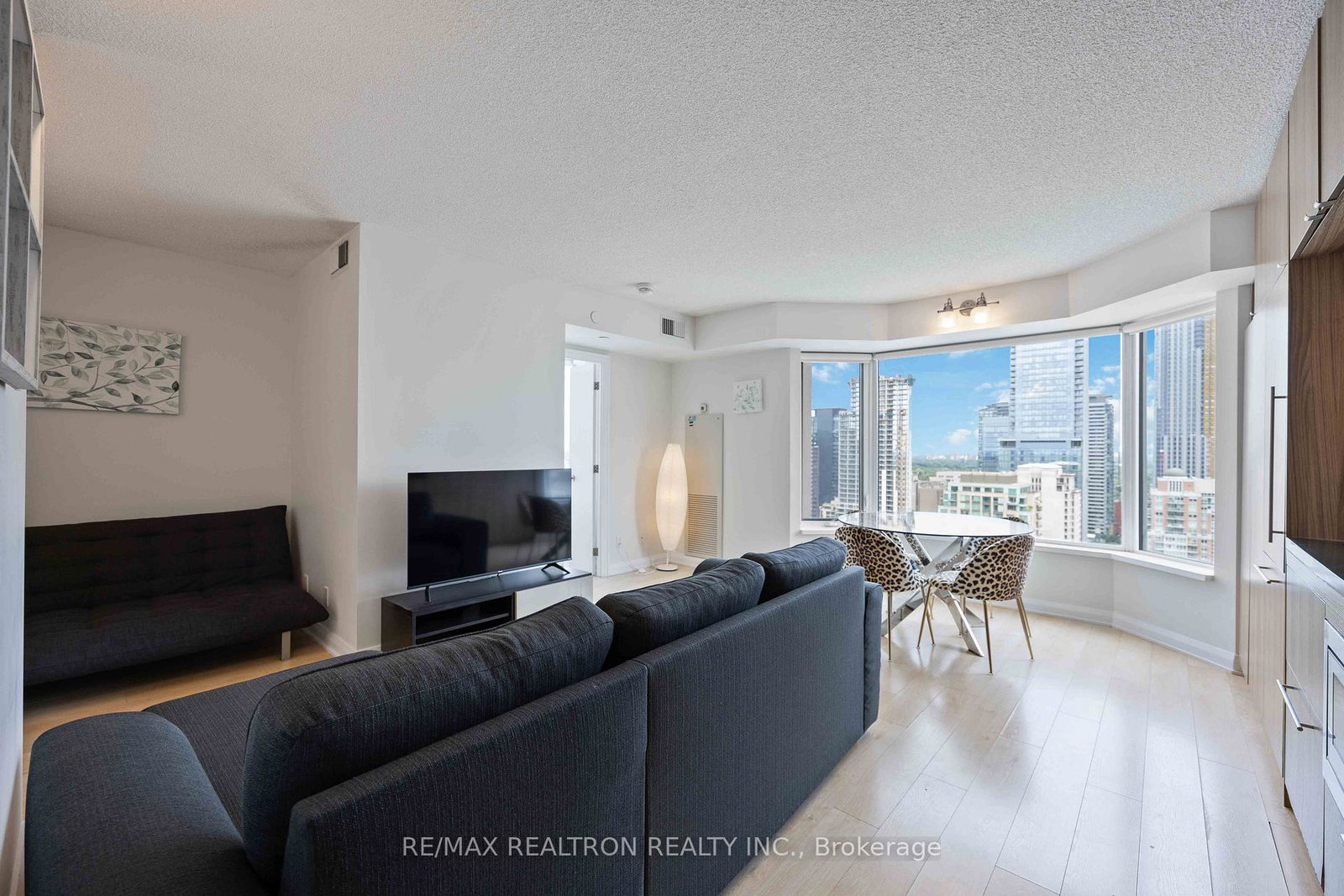 155-yorkville-avenue-toronto-ontario-c12456900