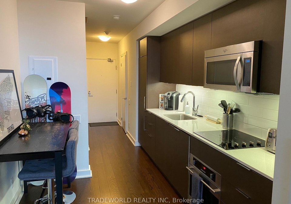 5-hanna-avenue-toronto-ontario-c12456904