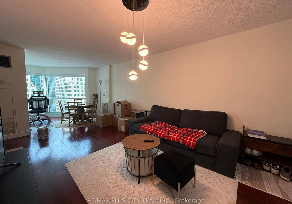 10-queens-quay-w-toronto-ontario-c12457214