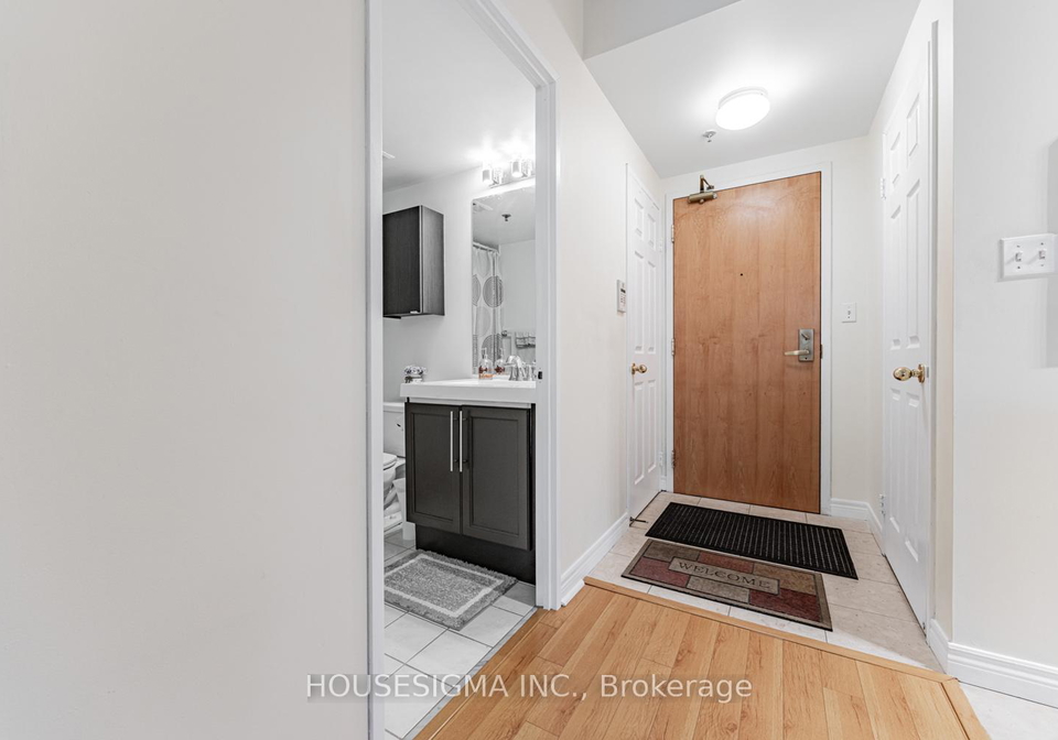 43-eglinton-avenue-e-toronto-ontario-c12457786