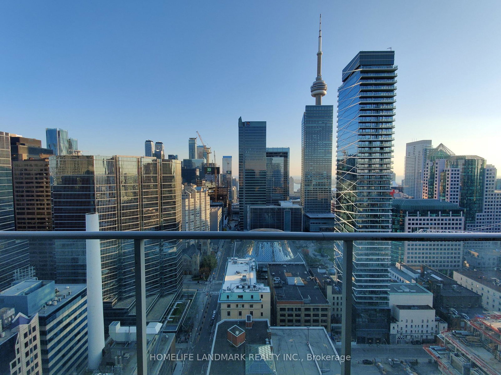 126-simcoe-street-toronto-ontario-c12457896
