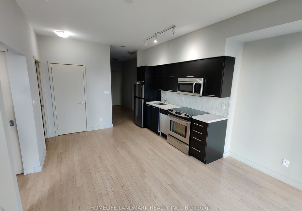 126-simcoe-street-toronto-ontario-c12457896