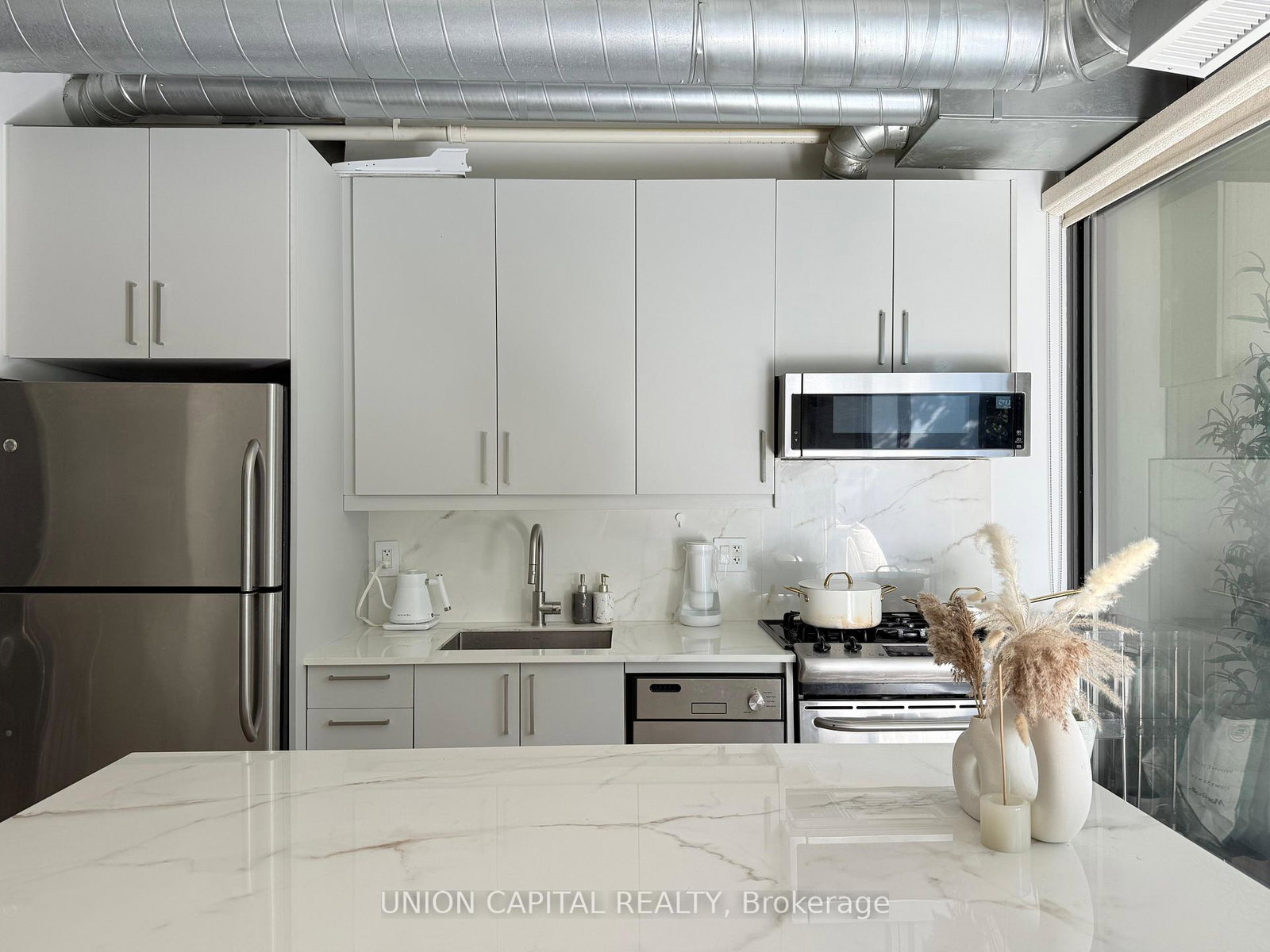 533-richmond-street-toronto-ontario-c12457898