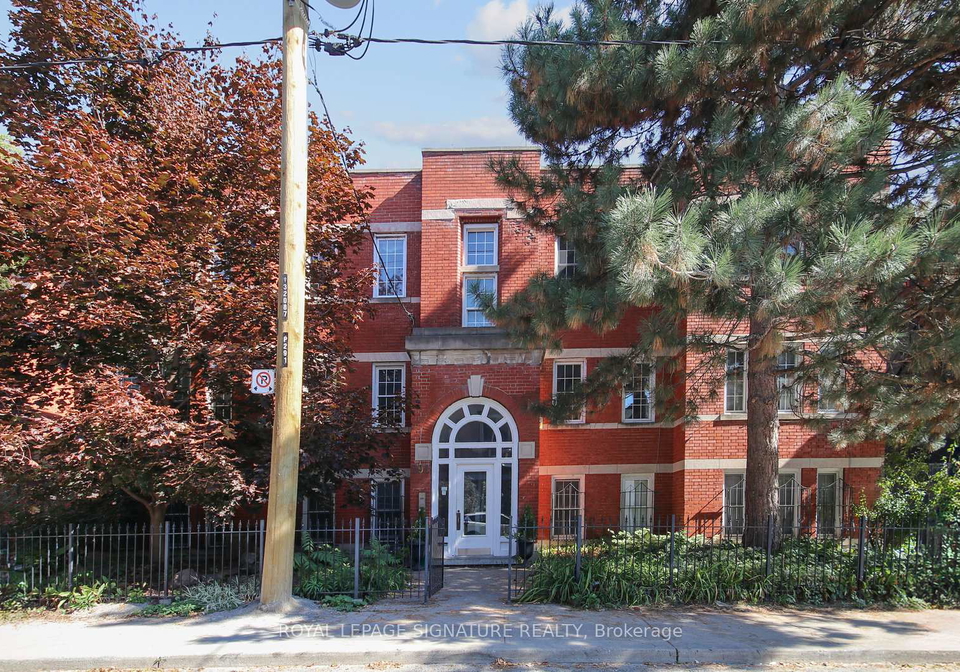 29ontario-street-toronto-ontario-c12457921