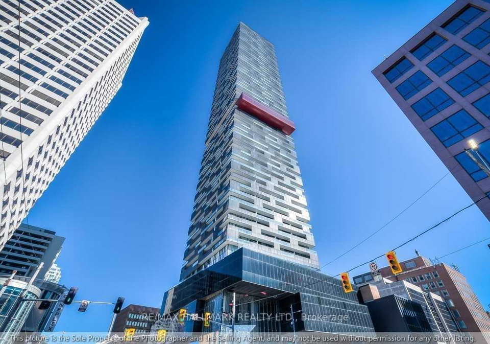 8-eglinton-avenue-toronto-ontario-c12457923
