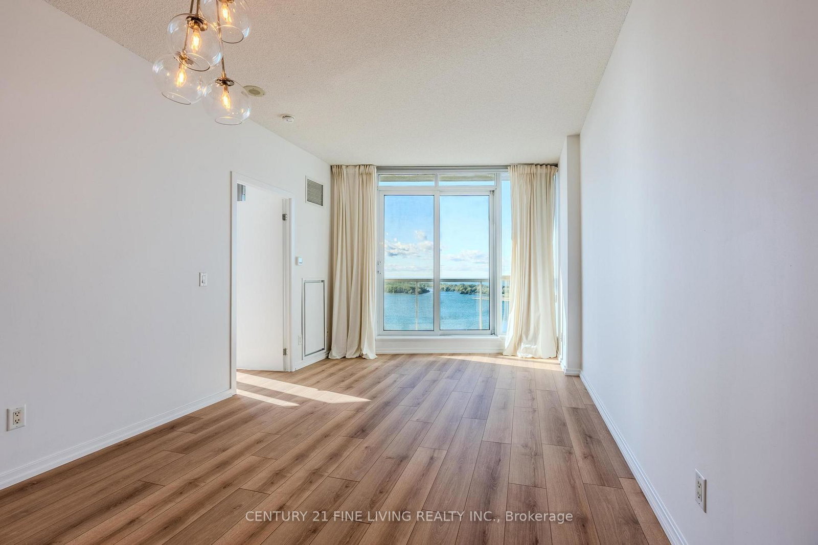 208-queens-quay-w-toronto-ontario-c12457982