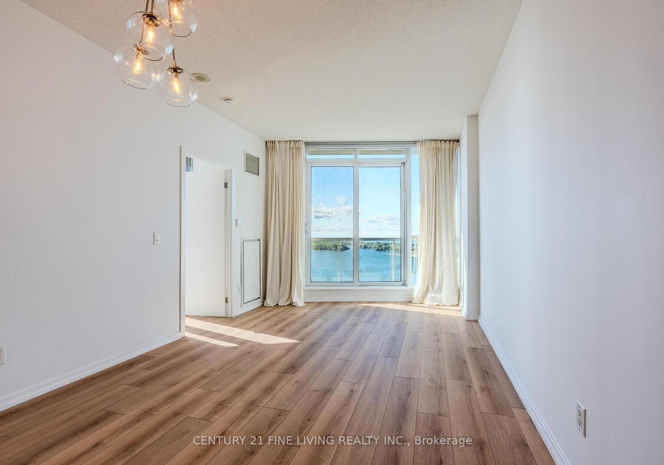 208-queens-quay-w-toronto-ontario-c12457982