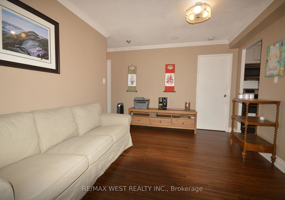 633-bay-street-toronto-ontario-c12458131