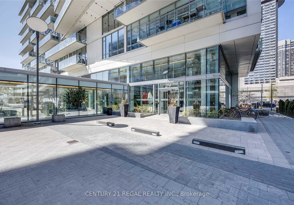 29-queens-quay-e-toronto-ontario-c12458308