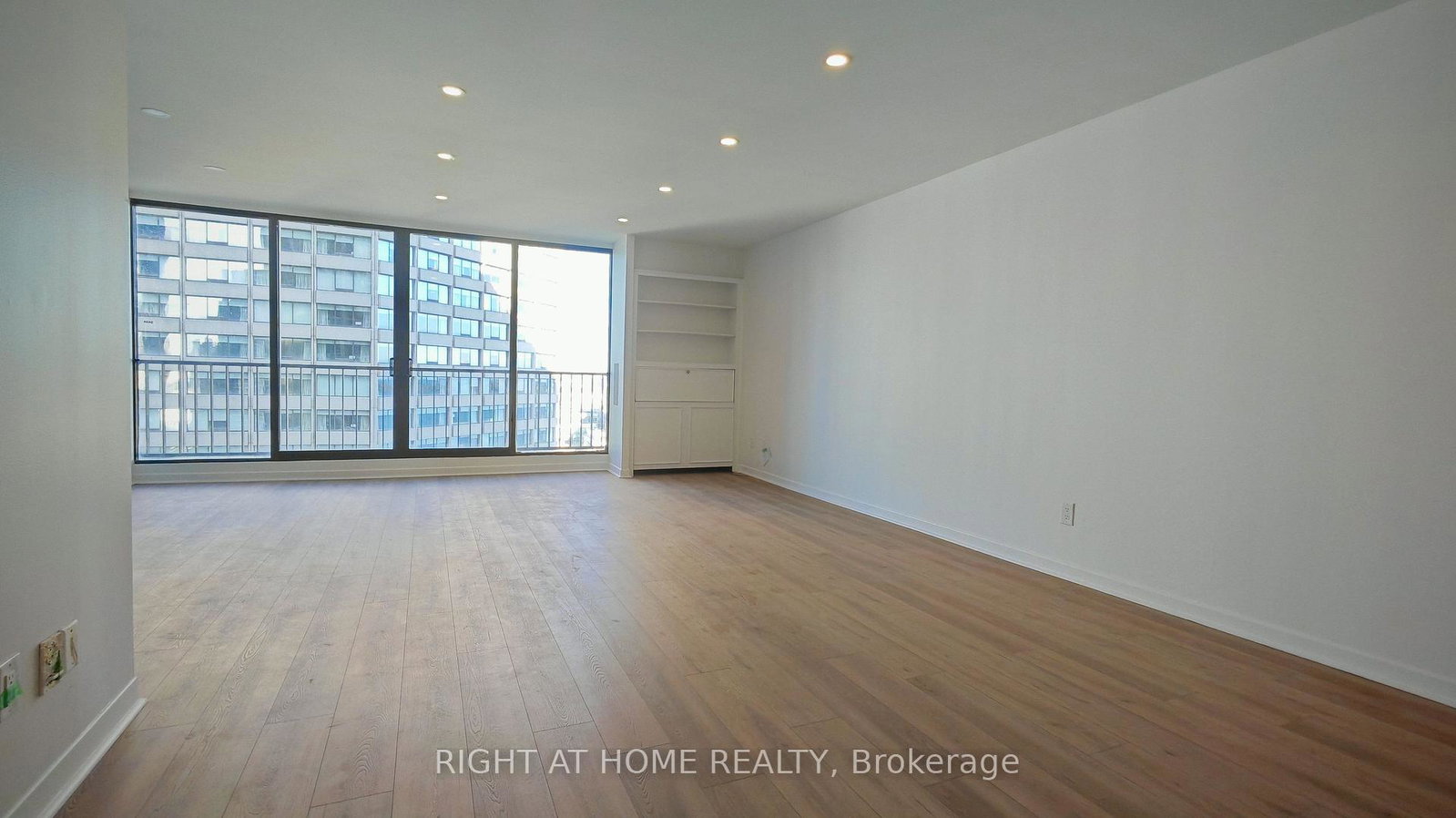 33-harbour-square-toronto-ontario-c12458745