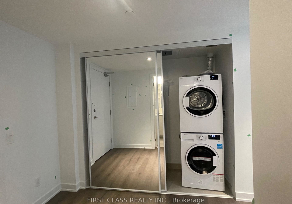 8-wellesley-street-w-toronto-ontario-c12459385