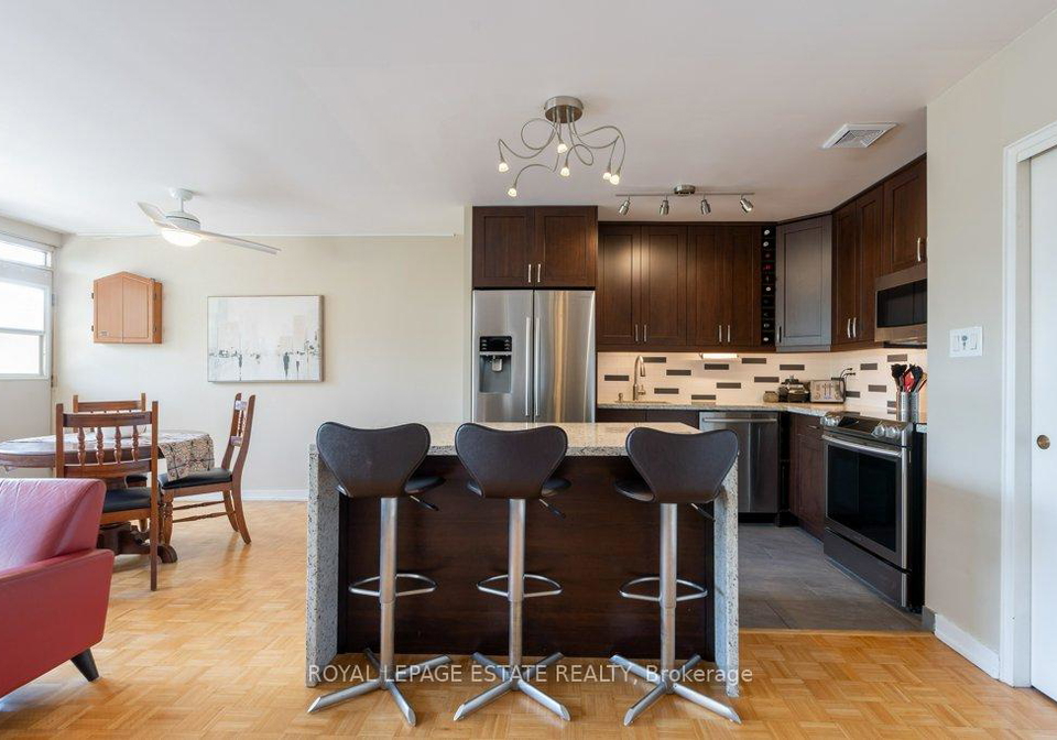 160-the-donway-w-north-york-ontario-c12459612