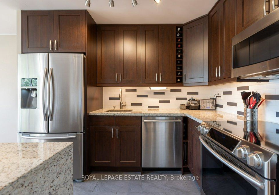 160-the-donway-w-north-york-ontario-c12459612