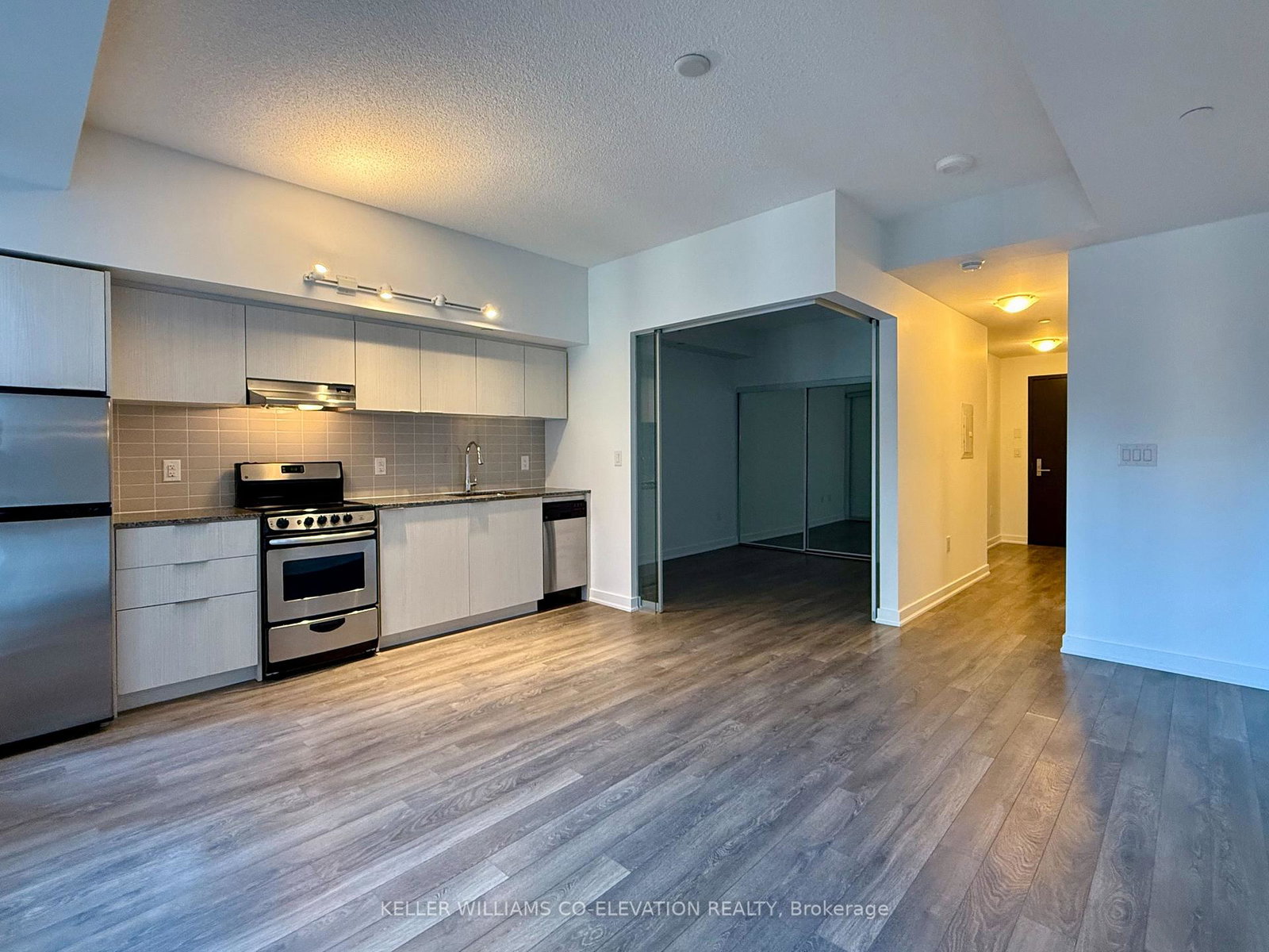 31-phipps-street-toronto-ontario-c12460544