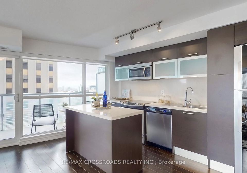 386-yonge-street-toronto-ontario-c12460630